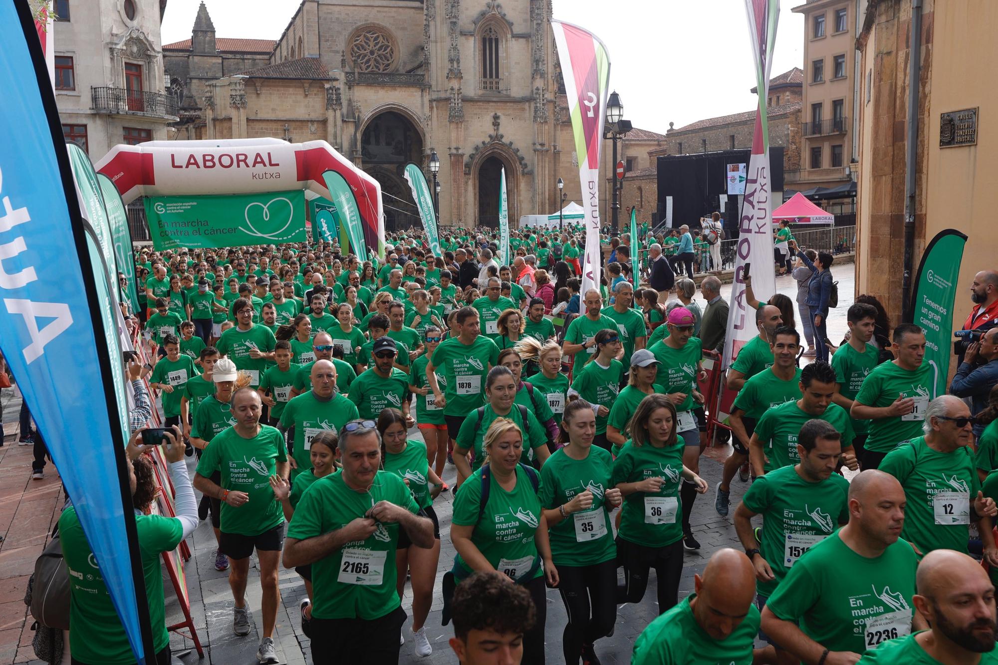 EN IMÁGENES: Asturias se echa a la calle para correr contra el cáncer