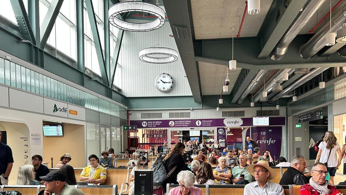 La circulación ferroviaria entre Galicia y Madrid se restablece con normalidad: "Hemos llegado a Santiago sin incidencias ni retrasos"