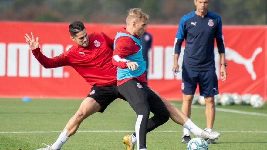 Pep Lluís Martí, dirigint un entrenament del Girona.