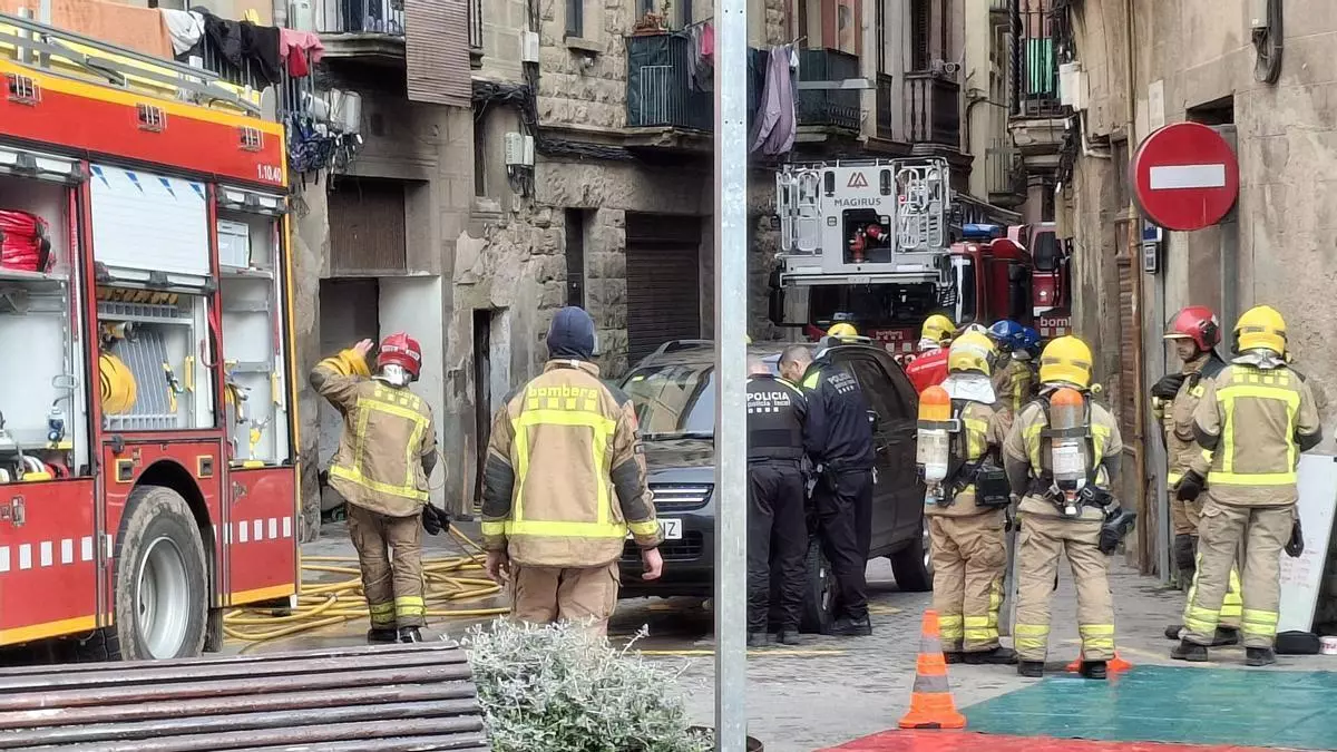 Incendi al carrer de Santa Llúcia de Manresa