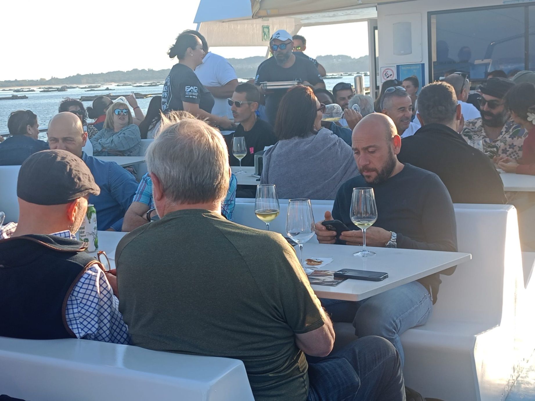 La ruta de «Viños singulares polo mar» a bordo del catamarán «Gran Cormorán Jet», esta tarde-noche.