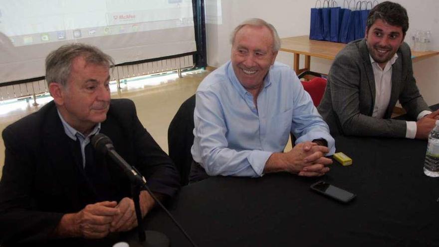 Imagen de la conferencia que contó con la participación del seleccionador nacional. // Bernabé/Luismy