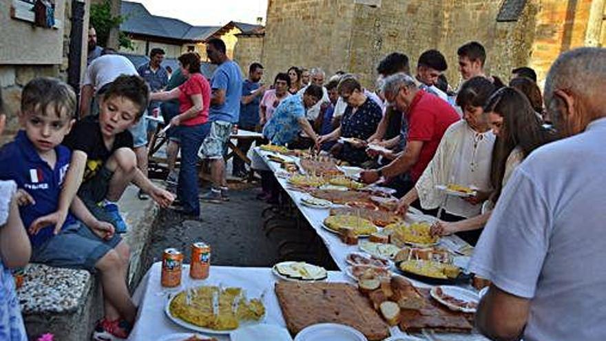 Palacios cierra las fiestas del Corpus con una cena