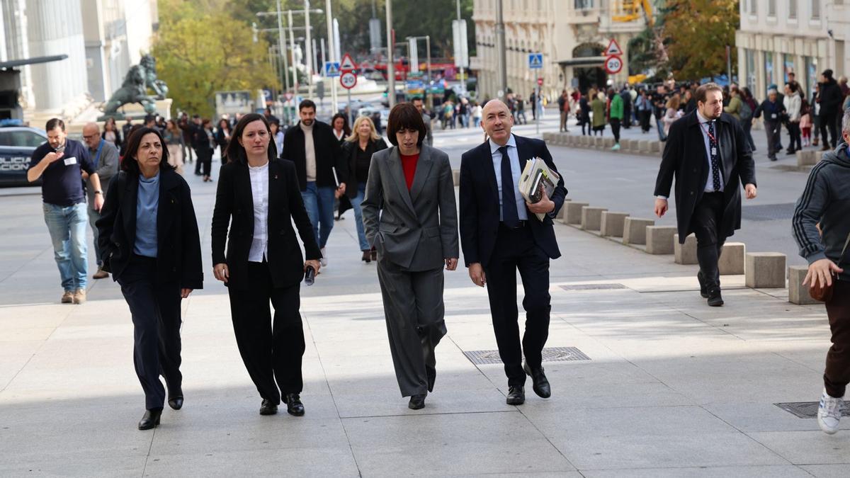 Morant sale del Congreso tras la celebración de la comisión de la dana, este lunes.