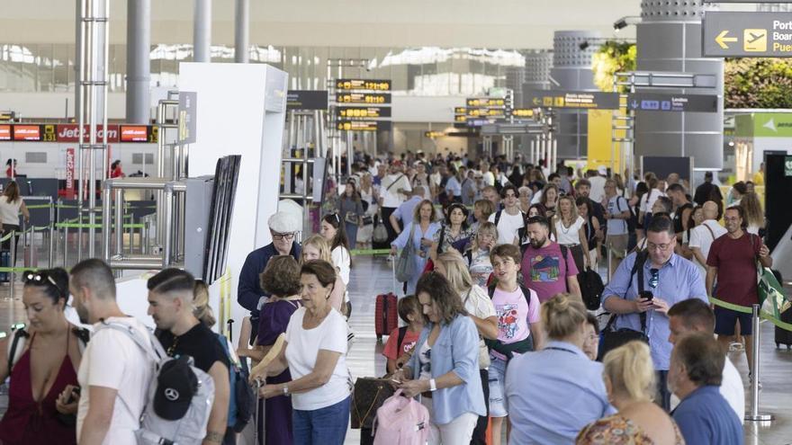 El aeropuerto Alicante-Elche despega con la guerra del Golfo y programa 16 millones de asientos para la temporada alta