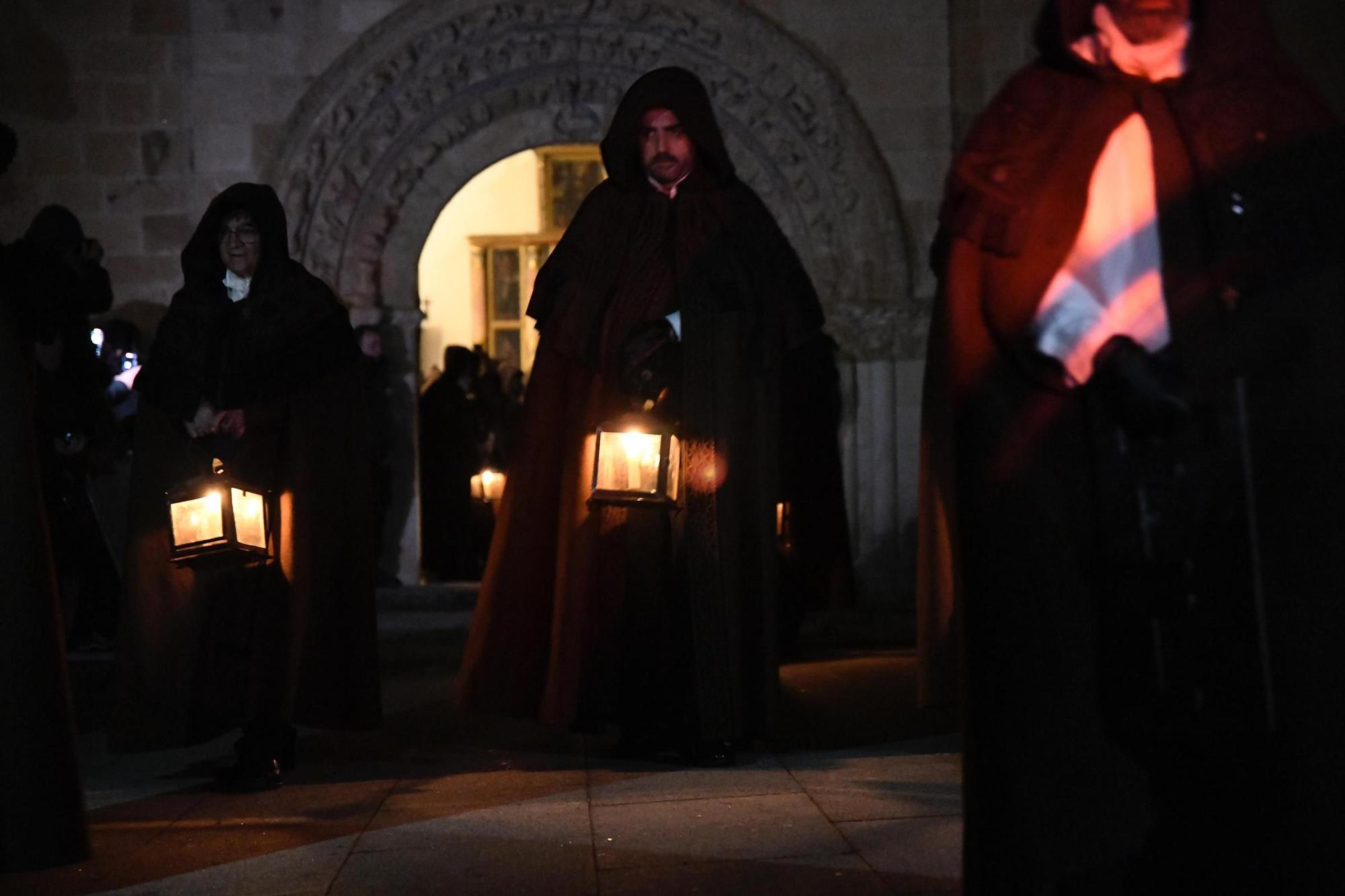 GALERÍA | Procesión de las Capas Pardas