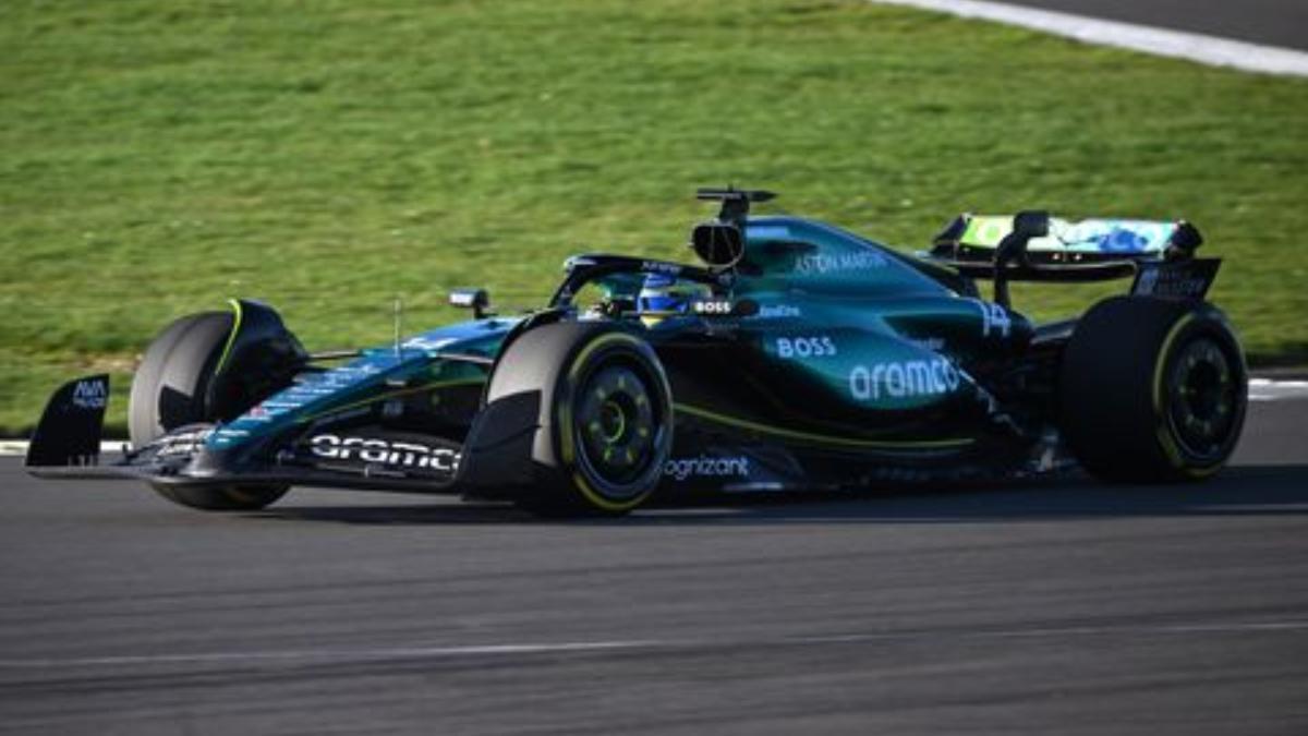 Fernando Alonso, al volante del Aston Martin AMR24