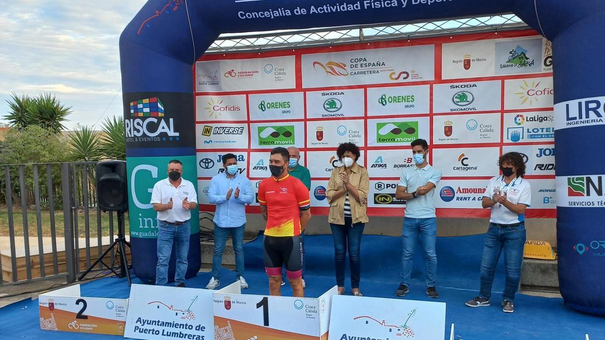 Rubén Tanco, con el maillot de campeón de la Copa de España.