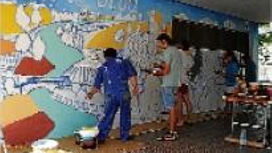 Mural al Xup per celebrar els 50 anys