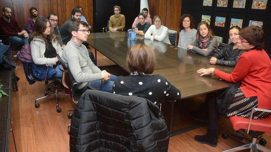 Los participantes, en la recepción de ayer. // Rafa Vázquez