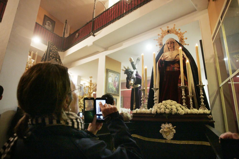 Viñeros y Expiración cerraron la jornada del Viernes de Dolores en Málaga.
