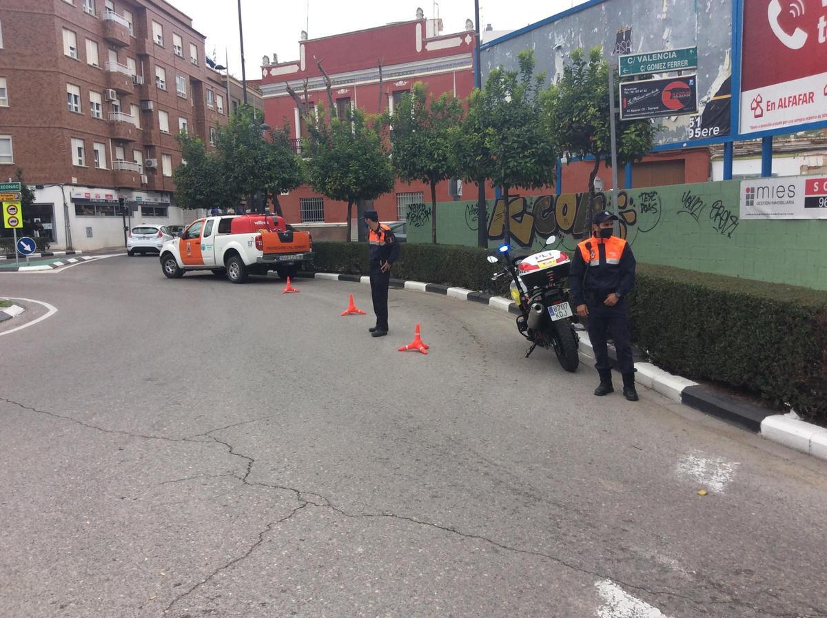 Protección Civil en un control en Torrent