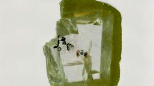 Davemaoita, un mineral inèdit que diu molt de l’evolució de la Terra