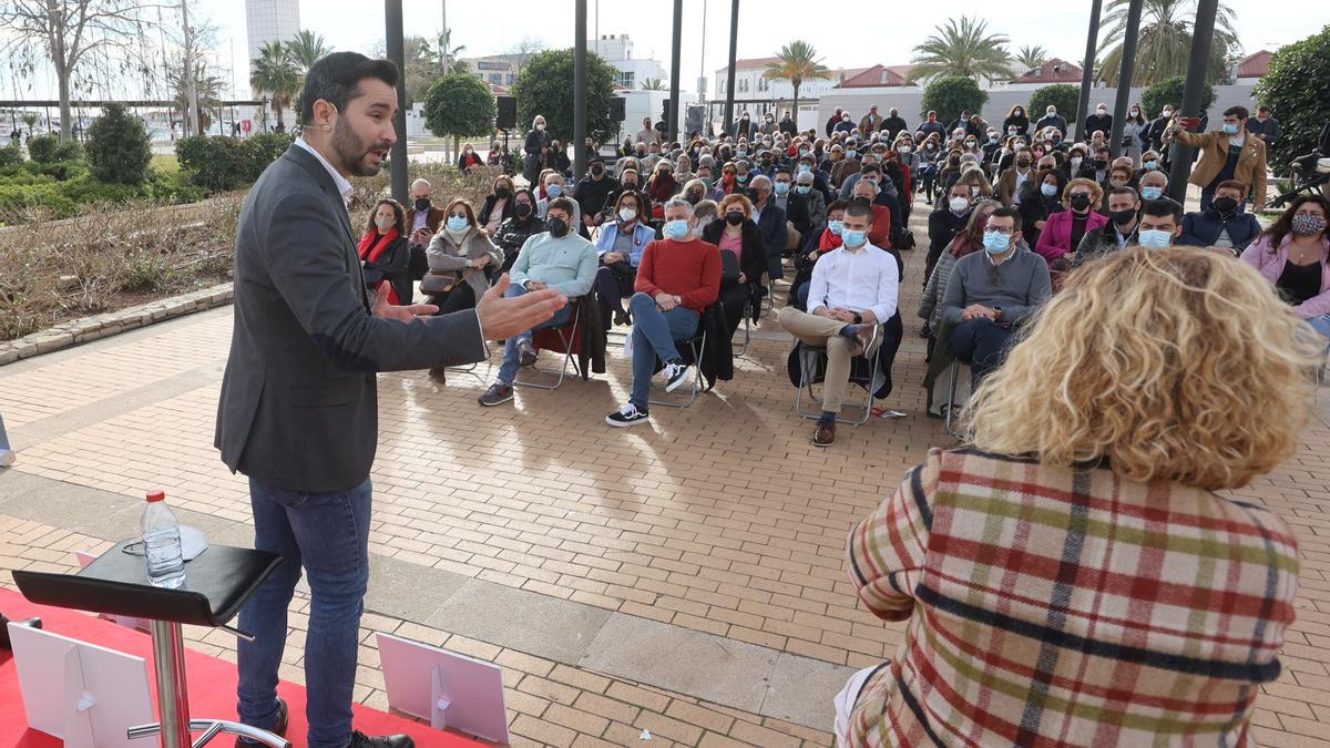 Cargos y militantes del PSPV-PSOE de Castellón arroparon a Samuel Falomir