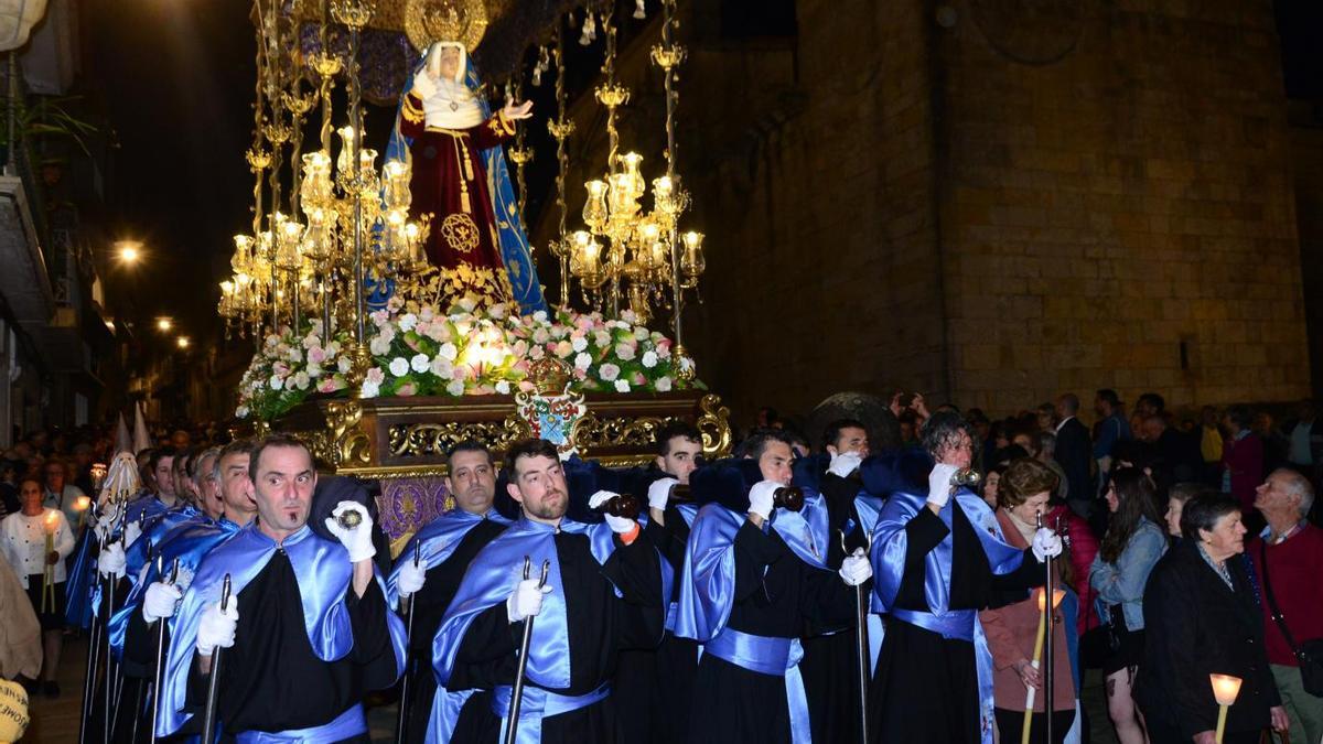Procesión de la Virgen de los Dolores en una imagen de archivo.