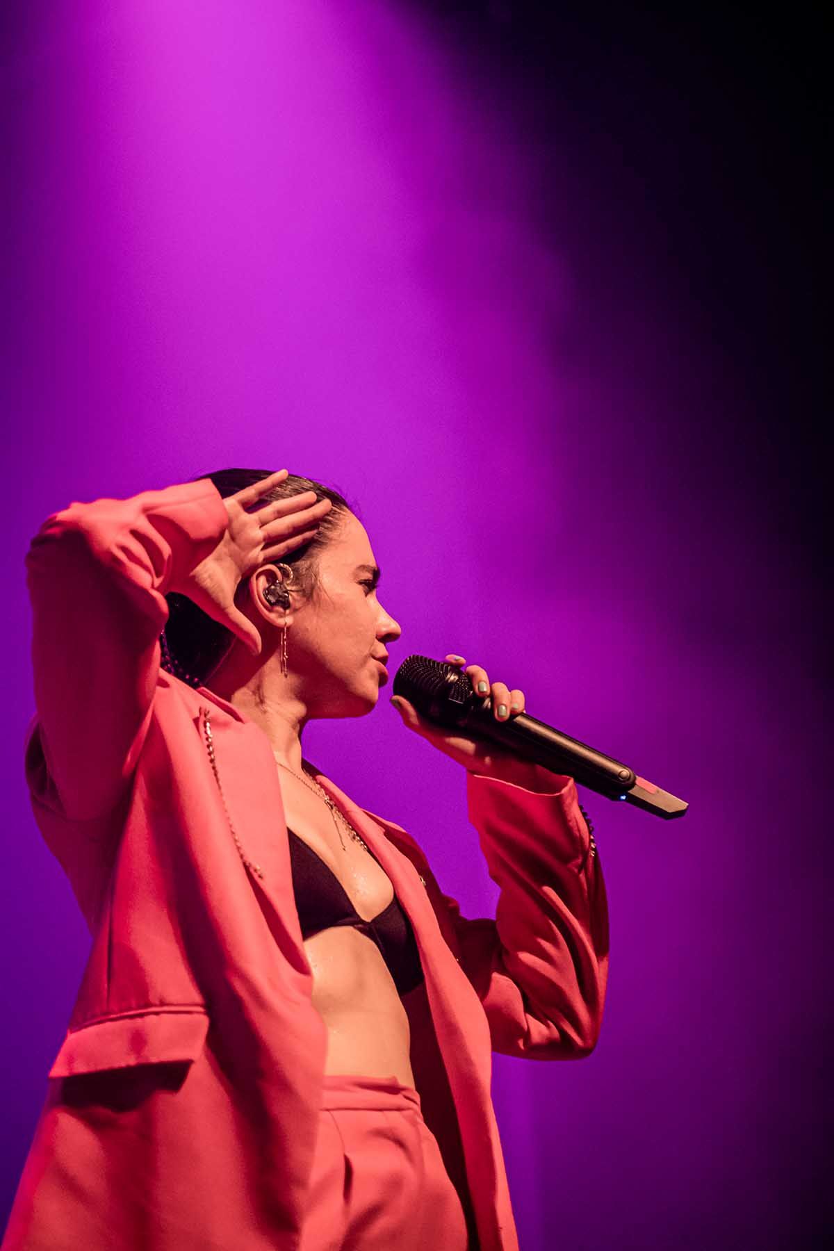Javiera Mena durante una actuación en el Festival Truenorayo Fest
