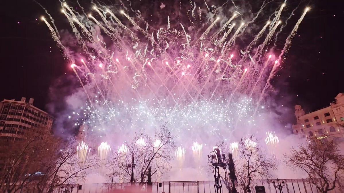 Así fue el castillo Alba de les Falles de 2026