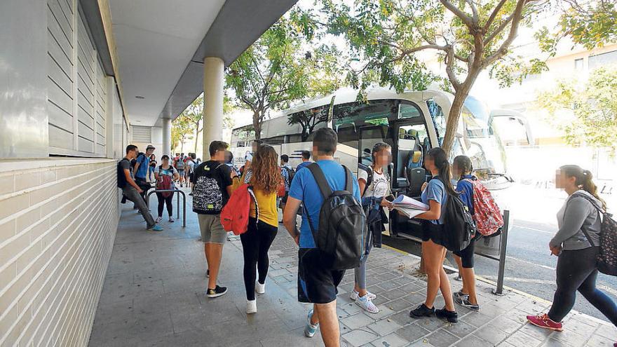 Educación garantiza este curso el bus escolar a los alumnos de La Alcoraya