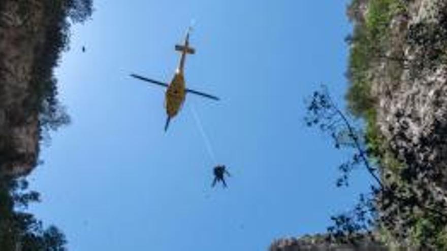 Dos senderistas se precipitan por el Barranc de l&#039;Infiern en la Vall de Laguar