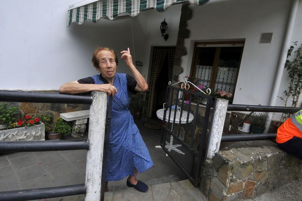 Un argayo obliga a desalojar un pueblo en Lena