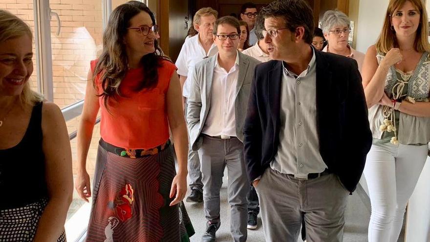 Oltra y Rodríguez en la visita a las instalaciones de la residencia de discapacitados