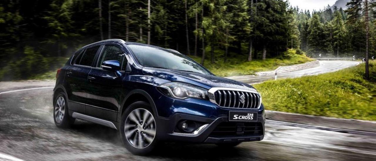 El nuevo Suzuki S-Cross ofrece un diseño robusto y con estilo ofreciendo un aspecto SUV. // R.R.