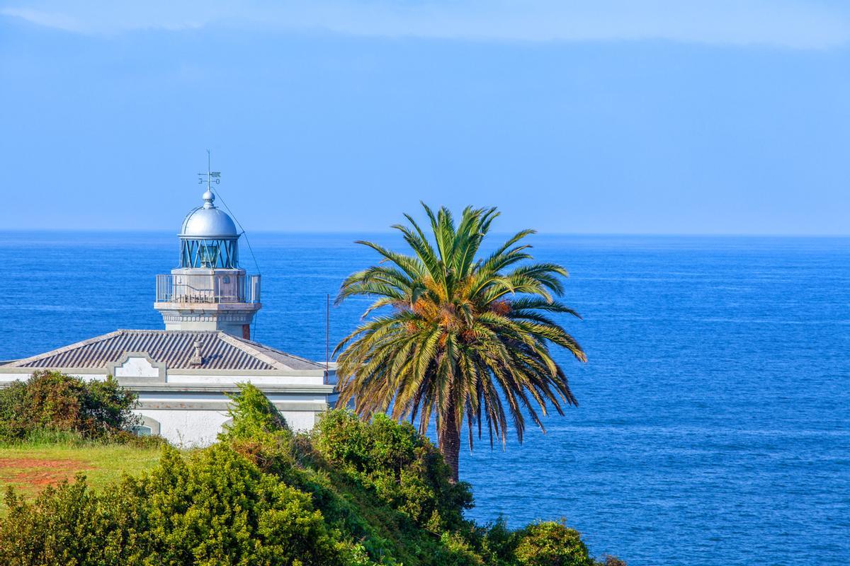Faro de Candas, Asturias.