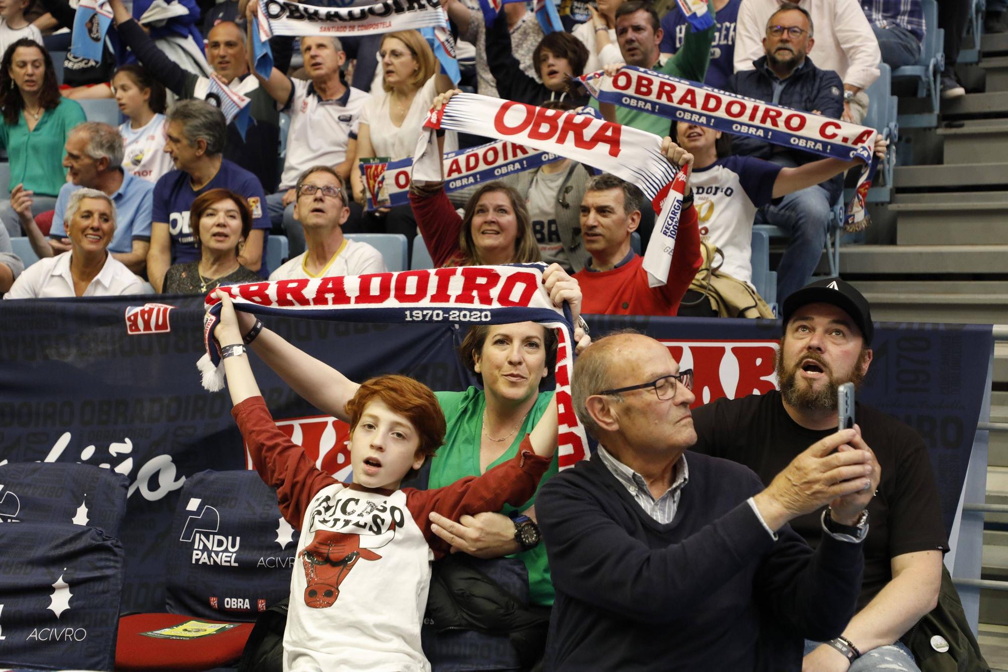 Galería fotográfica Obradoiro - Fuenlabrada: búscate en la grada