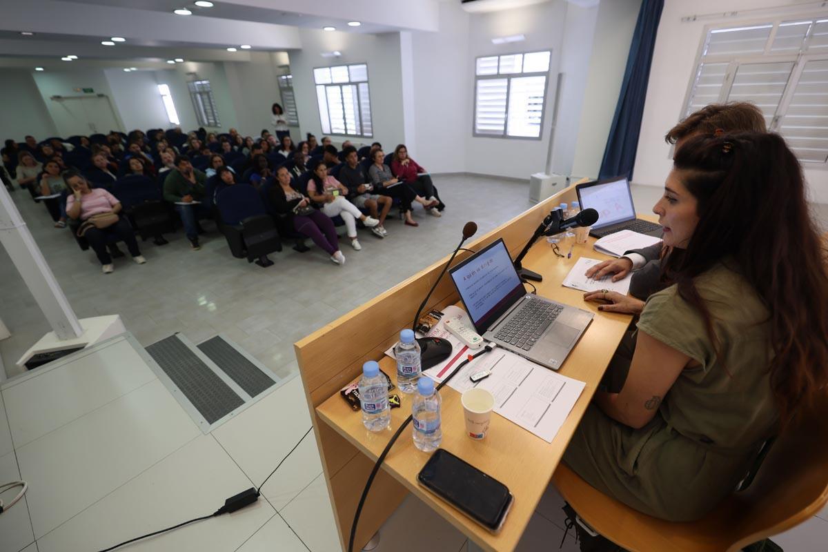Las jornadas de regularización de inmigrantes de Sant Antoni, en imágenes Las jornadas de regularización de inmigrantes de Sant Antoni, en imágenes