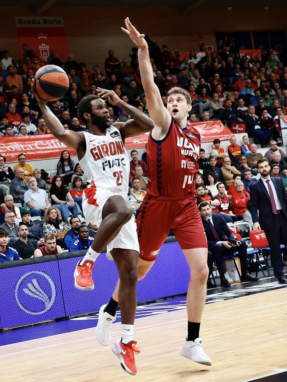 Todas las imágenes del UCAM Murcia contra el Girona Basket