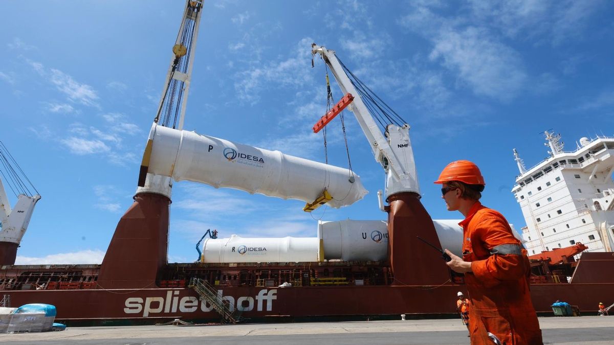 Así fueron las labores de carga de los 9 tanques de almacenamiento der CO2 que Idesa envía a Noruega