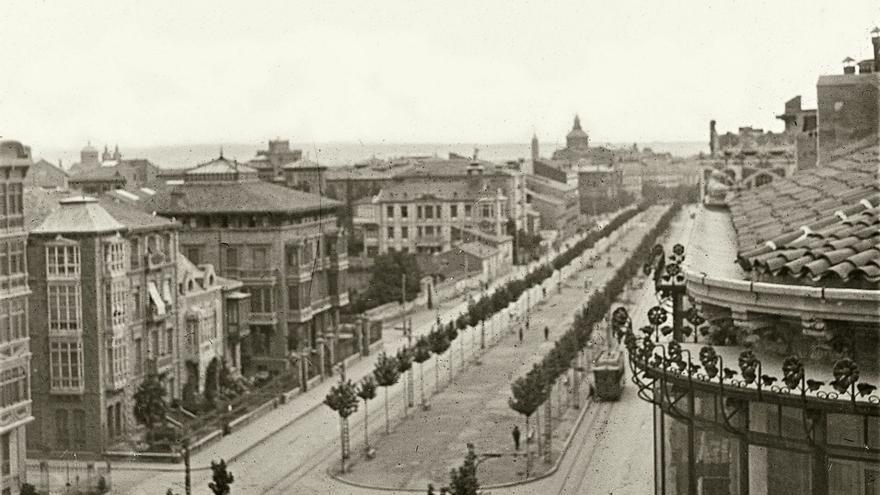 Vista aérea del paseo Sagasta en 1923, cuando esta vía estaba plagada de edificios singulares.