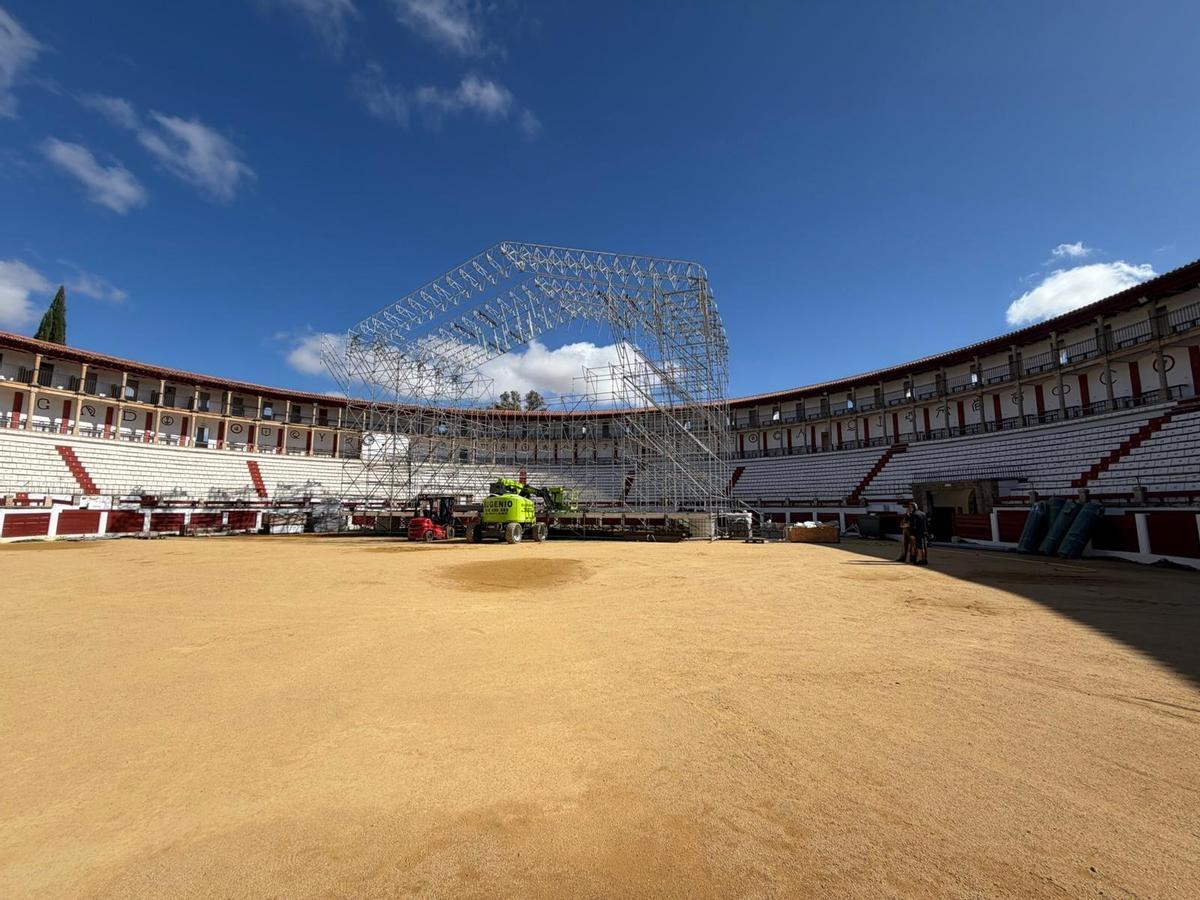 Montaje del escenario para los conciertos de septiembre.