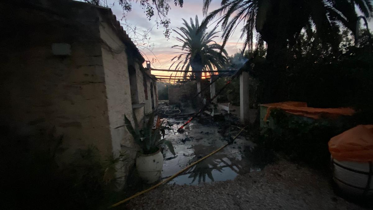 Galería: Incendio en un restaurante en Formentera