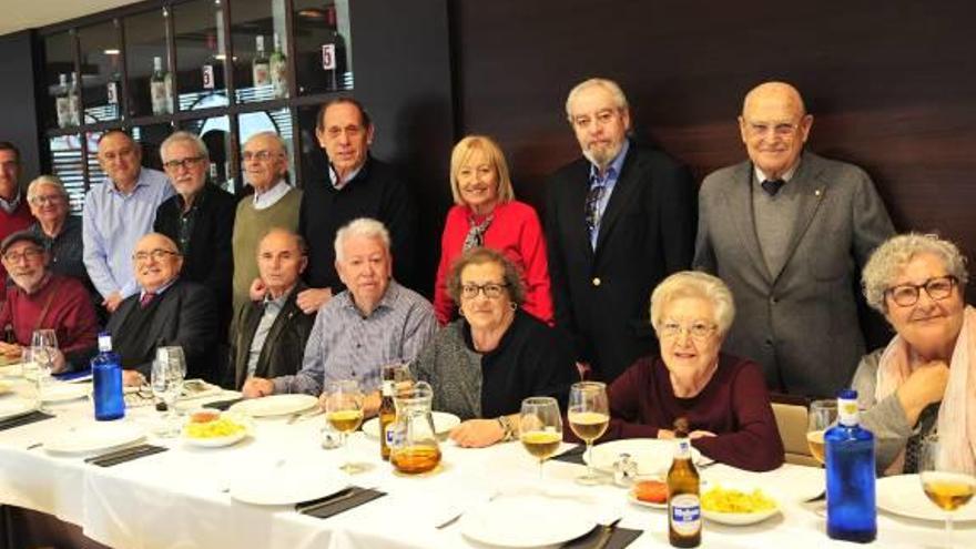 Concejales y periodistas de la primera Corporación celebran su encuentro anual