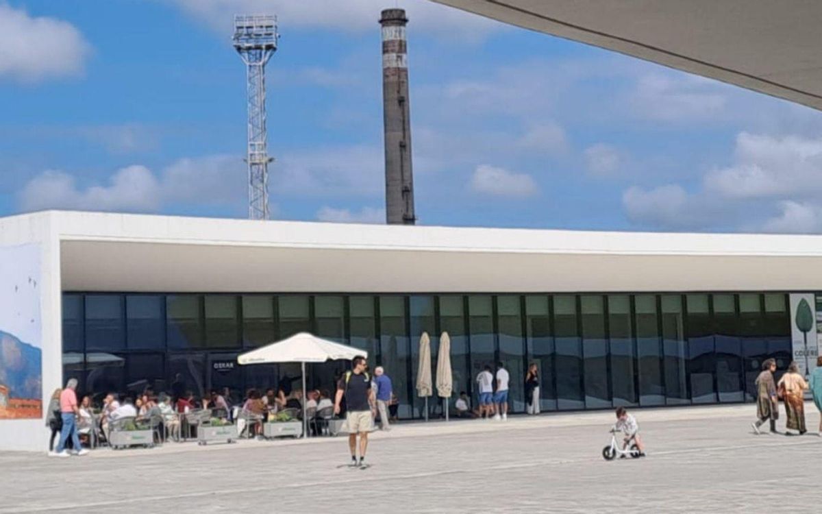 "No nos queremos ir sin probar la sidra", coinciden los turistas