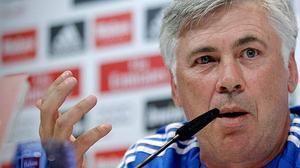 Roda de premsa de Carlo Ancelotti de cara al Madrid-Betis. Foto: JOSÉ LUIS ROCA / Vídeo: ATLAS