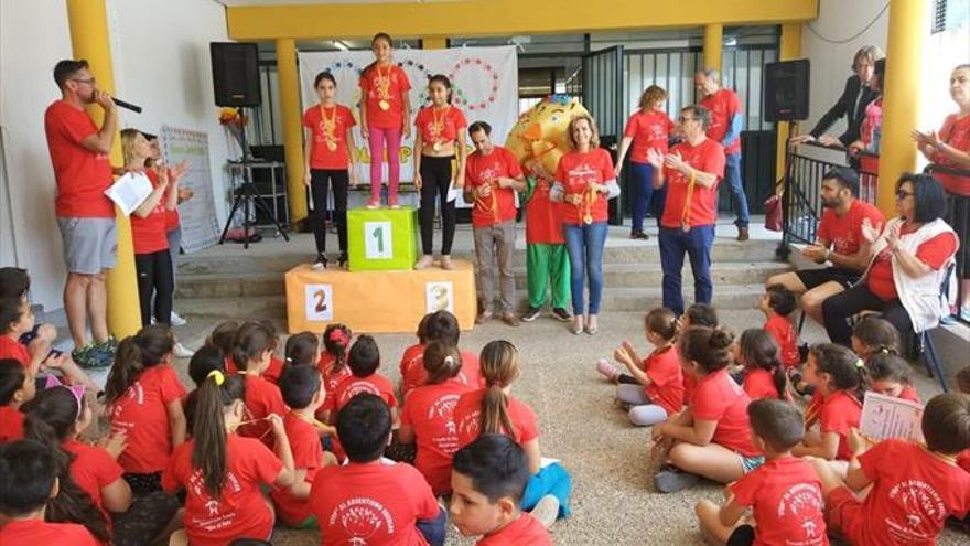 Entrega de medallas de las Olimpiadas Ecolares