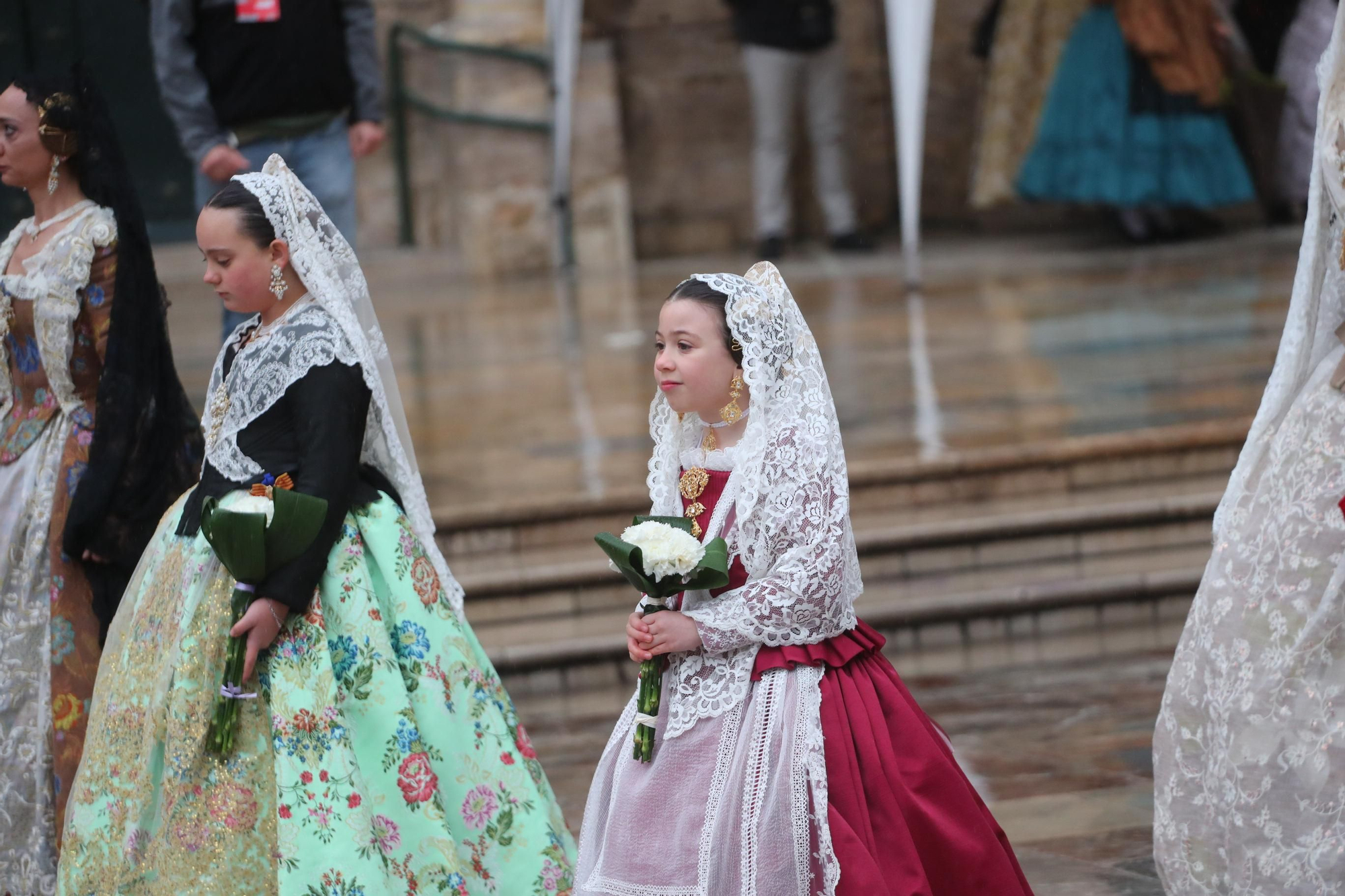 Búscate en el primer día de ofrenda por la calle de la Paz (entre las 17:00 a las 18:00 horas)