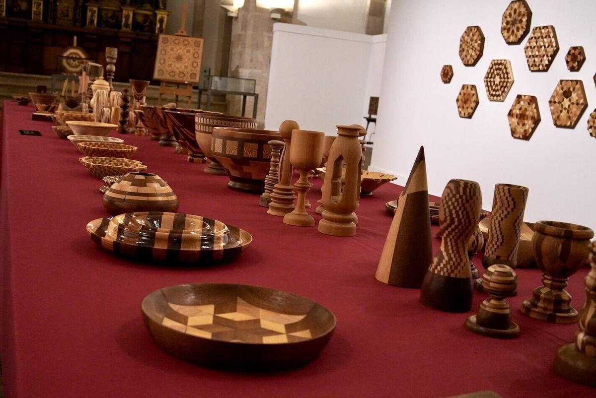 Muestra de piezas de madera en la sala de exposiciones de La Encarnación hasta el 6 de septiembre.