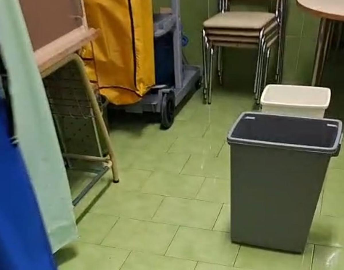 Humedades y goteras, en el colegio de educación especial Ponce de León de Plasencia