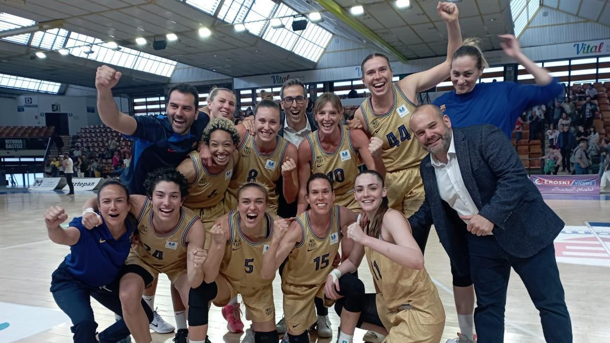 Las azulgranas celebran la victoria