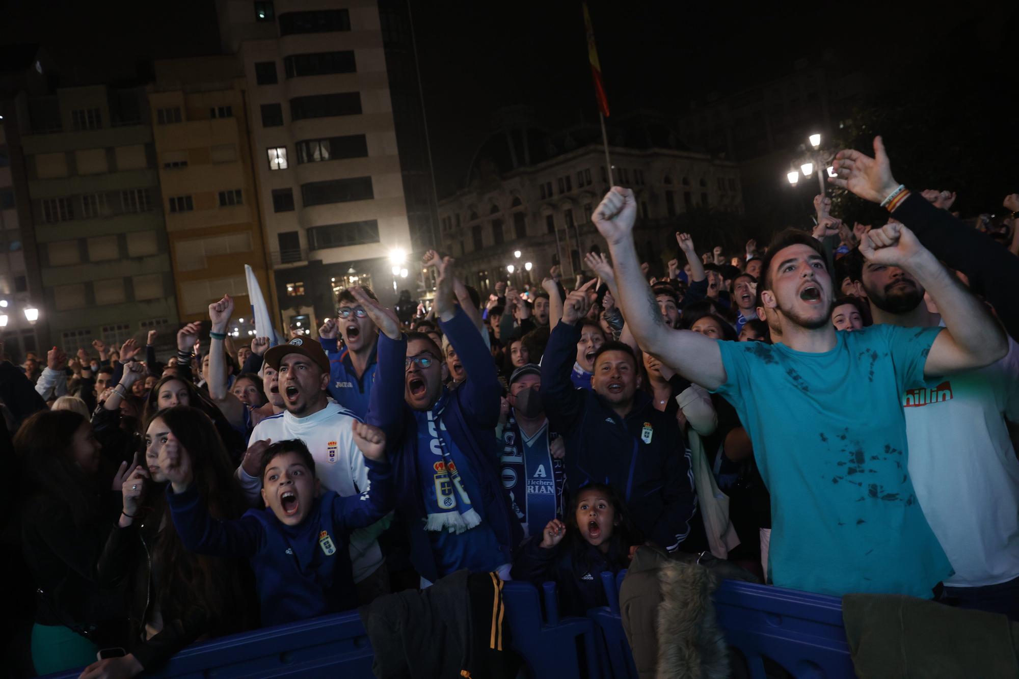 EN IMÁGENES: Así se desato locura azul en La Escandalera durante el derbi asturiano