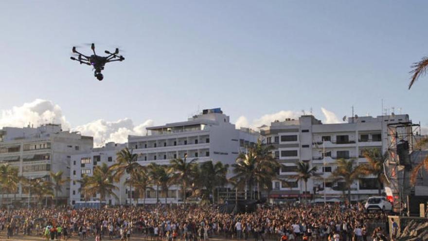 Un dron nocturno vigilará el concierto de Macaco