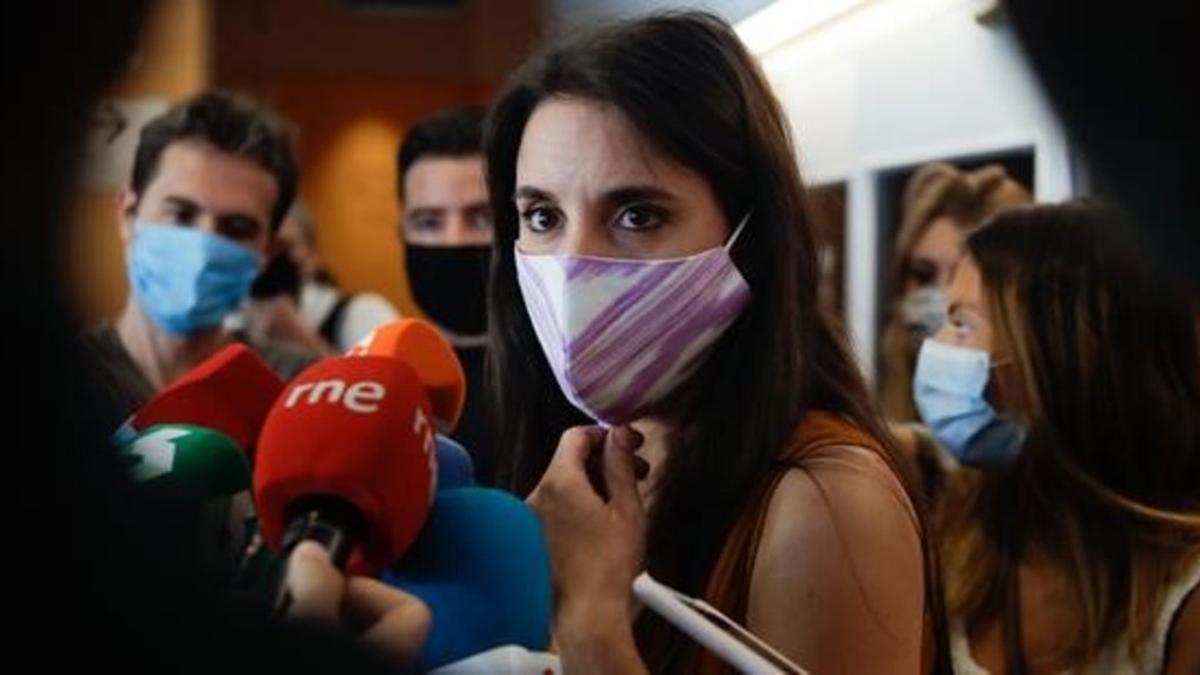 zentauroepp54622649 la ministra de igualdad  irene montero  atiende a los medios201112145244