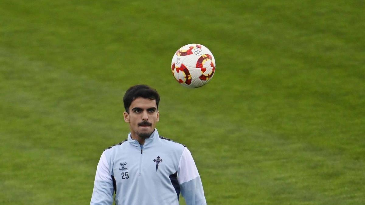 El canterano, en un entrenamiento en la ciudad deportiva de Mos.