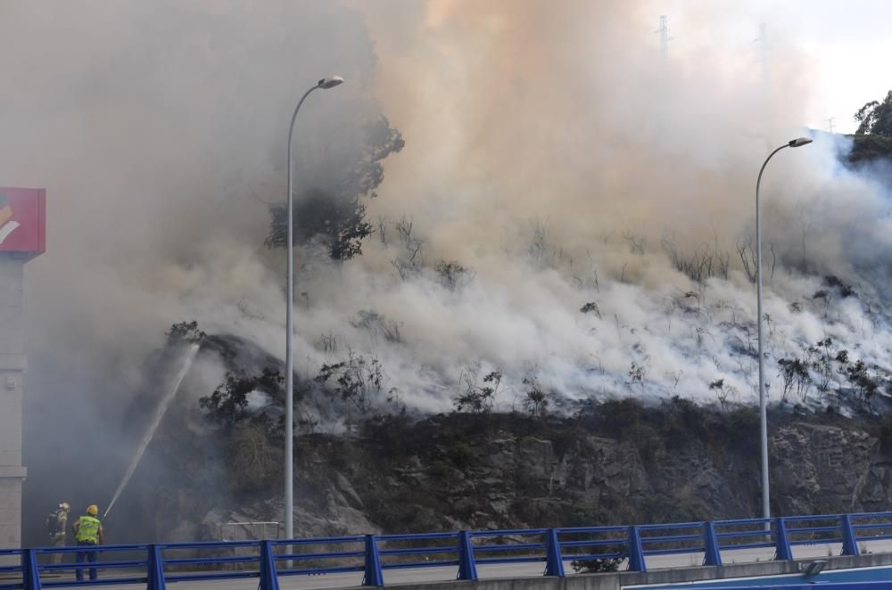 Incendio forestal en As Rañas