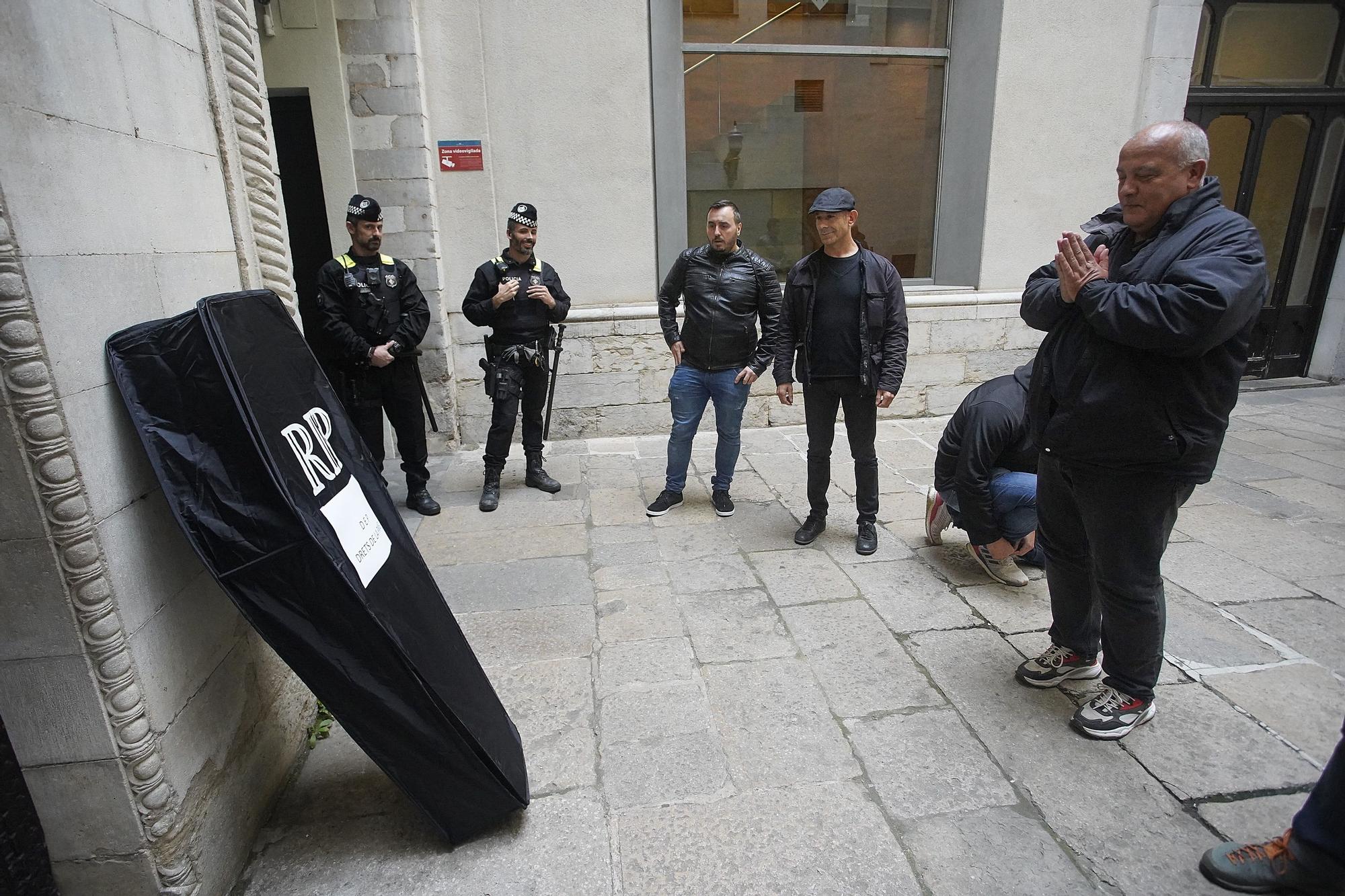 La policia de Girona enterra la confiança cap a Madrenas