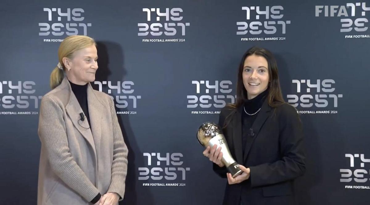 Aitana, con el trofeo The Best.