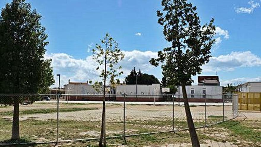 L&#039;ampliació del pati de l&#039;escola abans dels treballs de pavimentació.